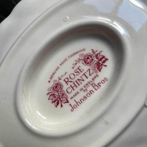 Vintage Johnson Bros Old English Rose Chintz Gravy Dish With Attached Platter - Picture 5 of 5